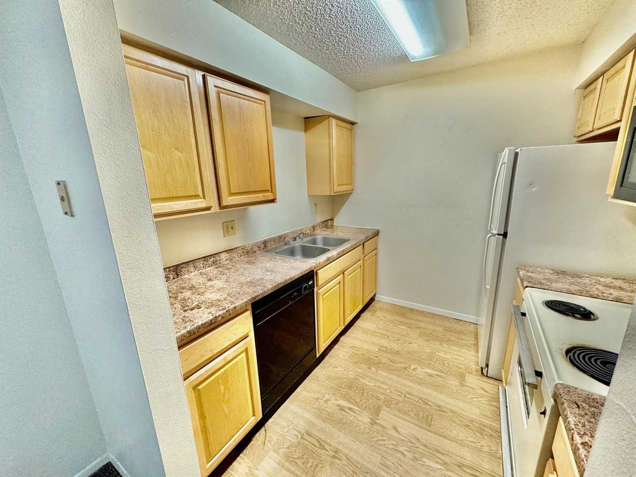 Eagles Pointe - Photo 2 of 20