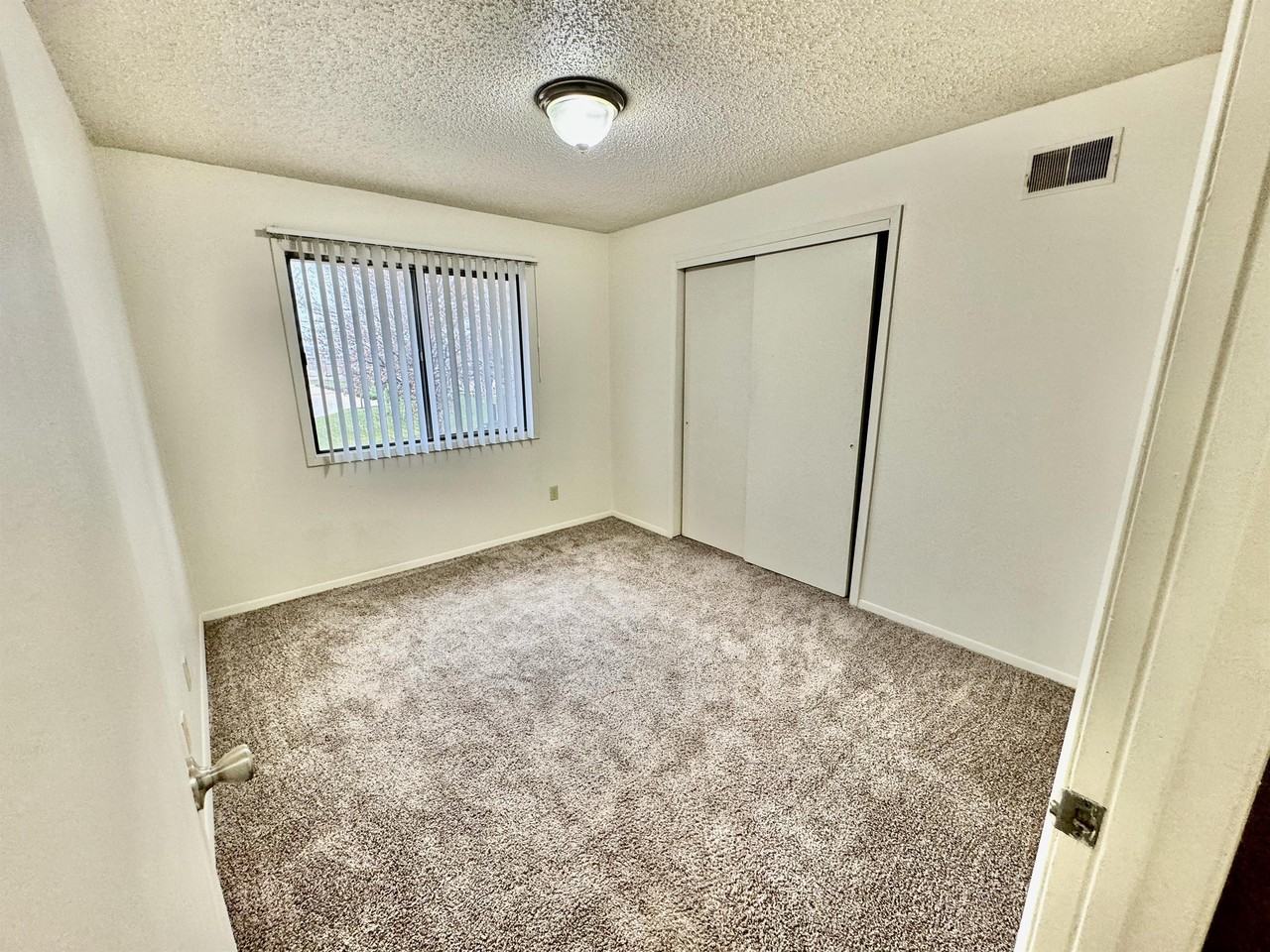 Eagles Pointe - Photo 4 of 20