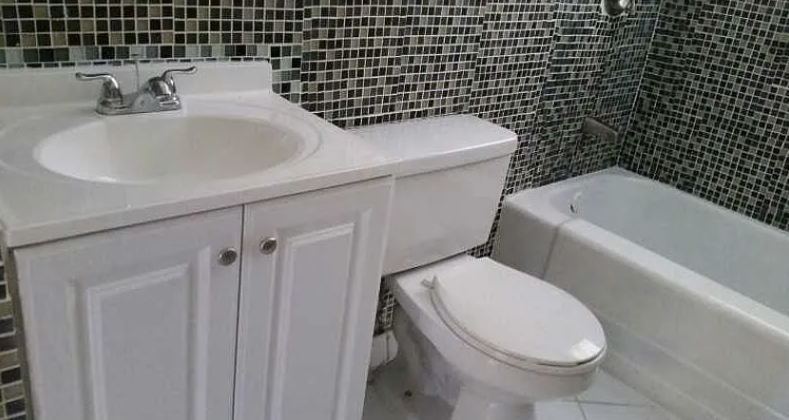 208 SW 3rd Place - Photo 4 of 5