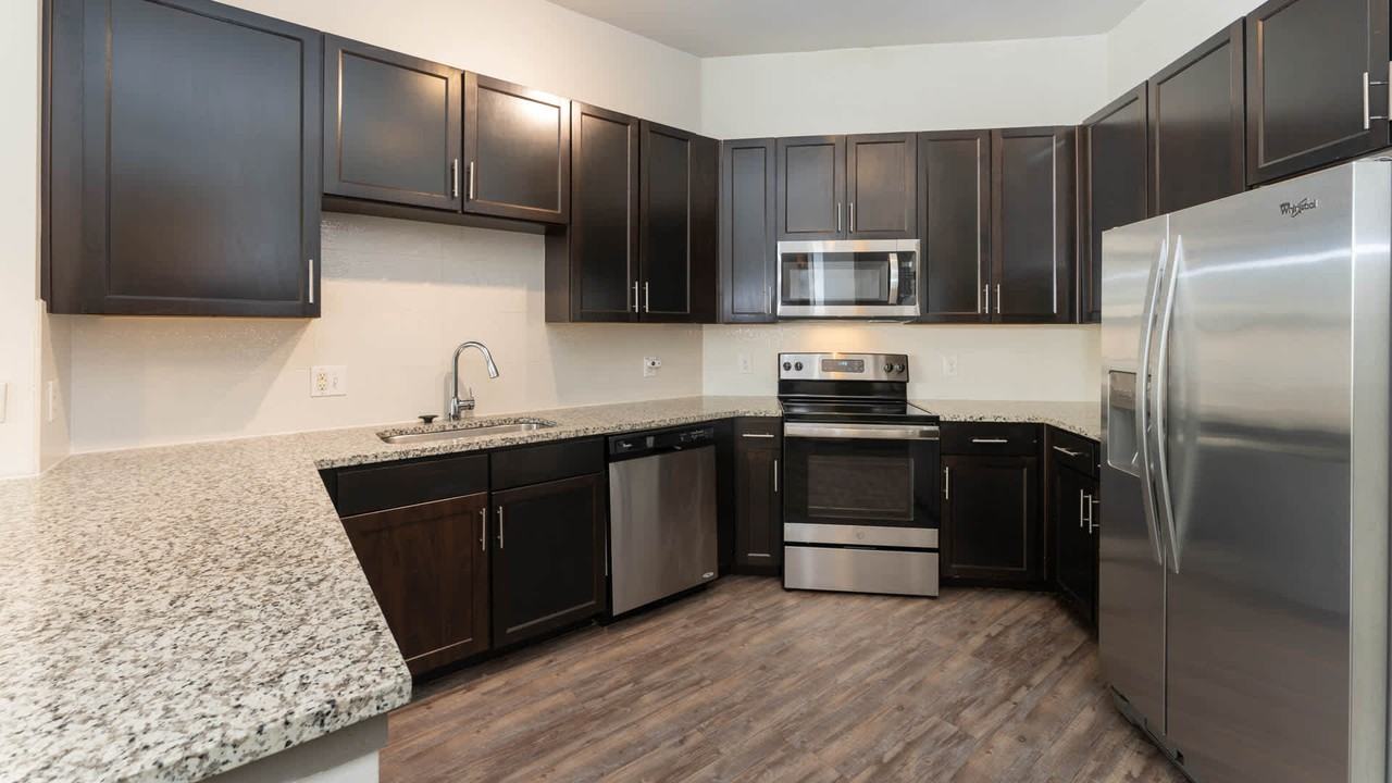 Crest at Park Central - Photo 7 of 50