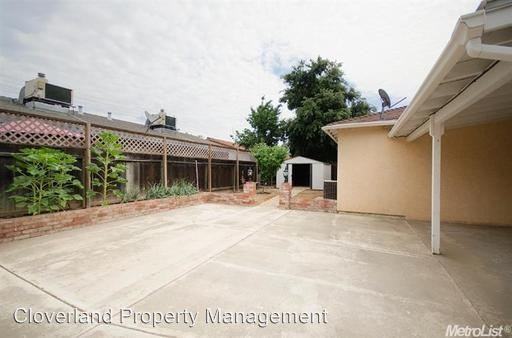 1705 Chapala Way - Photo 3 of 7