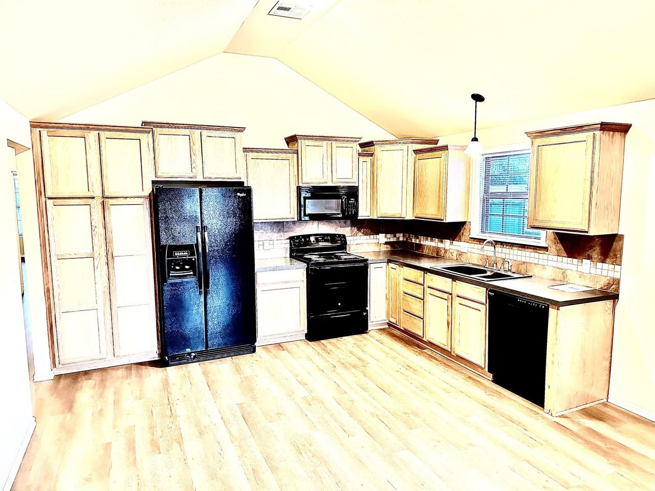 213 Maiden Ln #213 - Photo 3 of 18