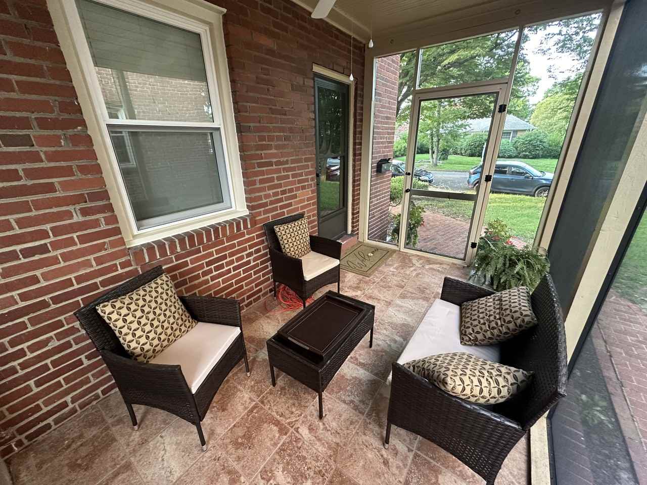 4505 Augusta Ave #B - Photo 3 of 15