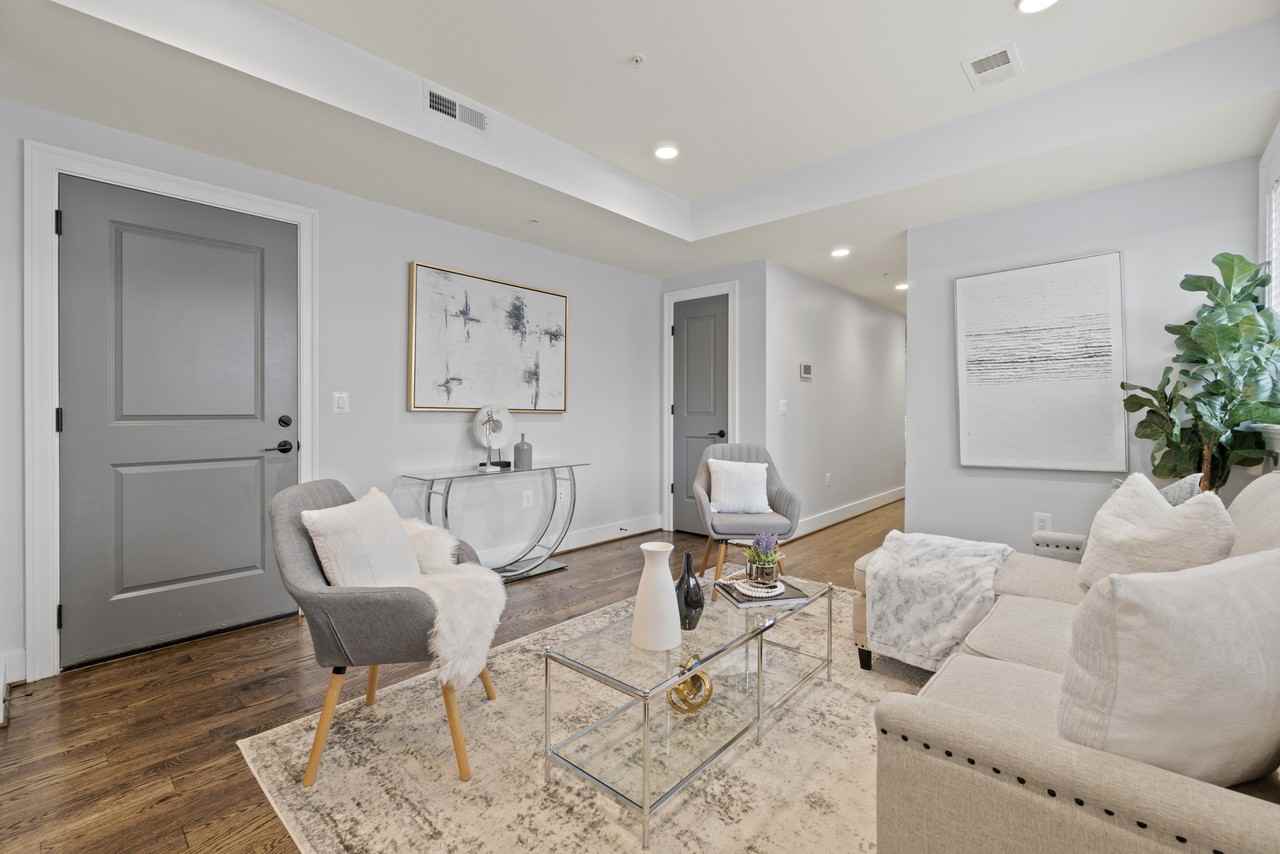 4121 9th St Nw #2 - Photo 4 of 21
