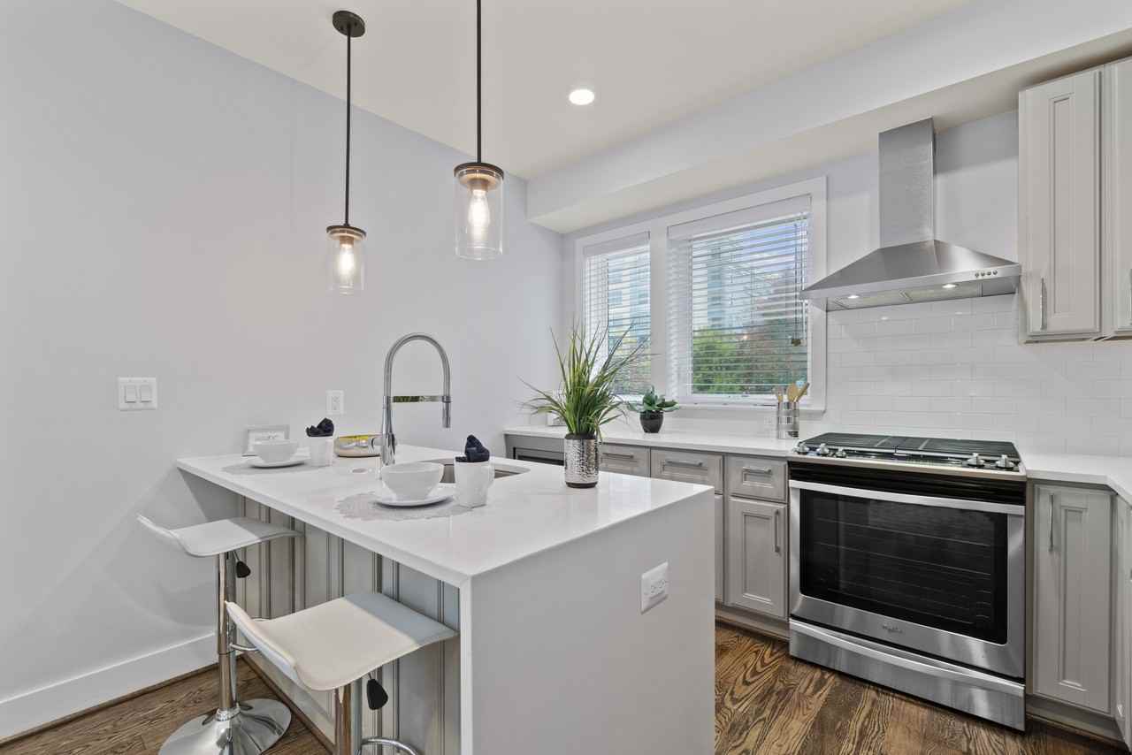 4121 9th St Nw #2 - Photo 7 of 21
