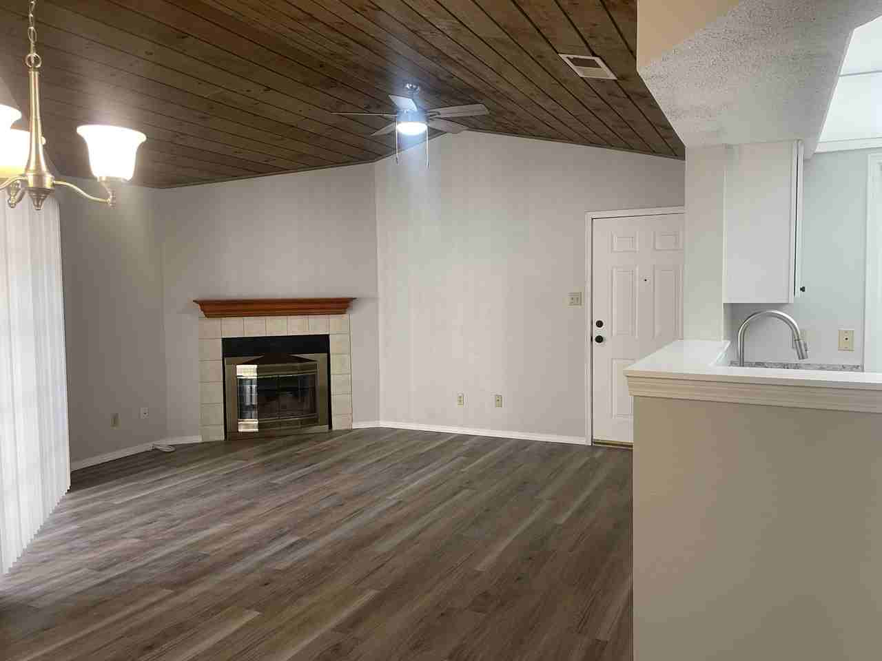 9 Chase Oaks Ct #2 - Photo 3 of 25