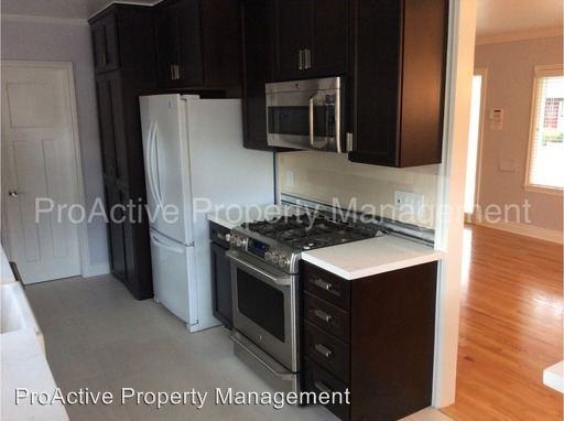 549 Atchison St - Photo 2 of 7