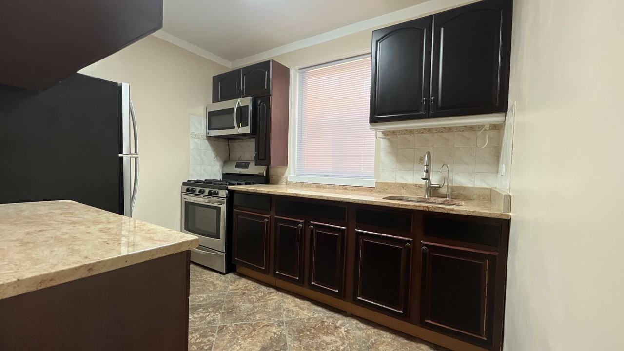 102 21 63rd Road #B24 - Photo 3 of 13
