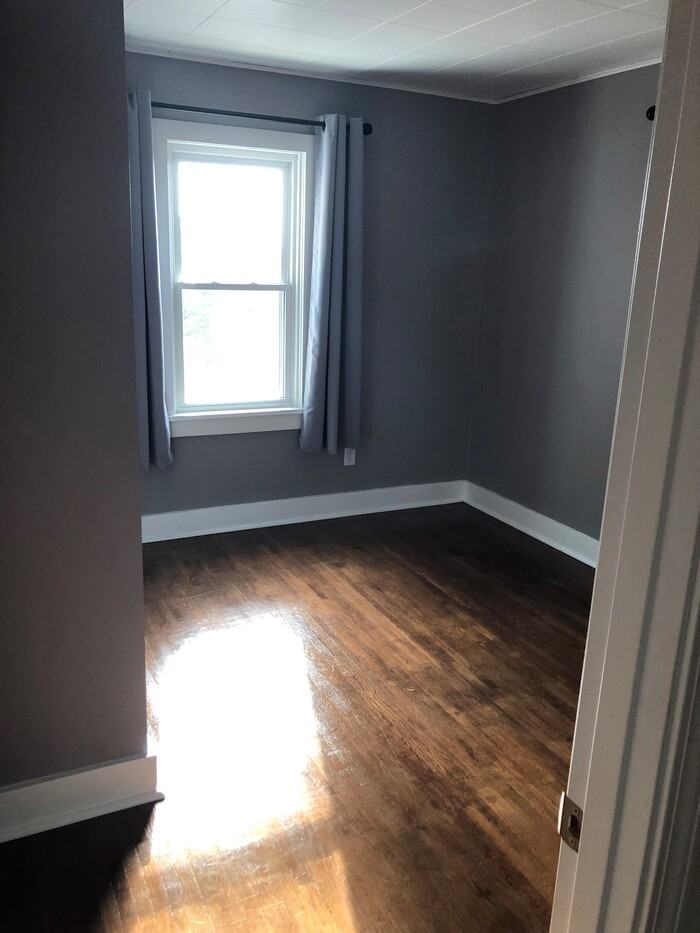 1239 S Summit Dr - Photo 3 of 31