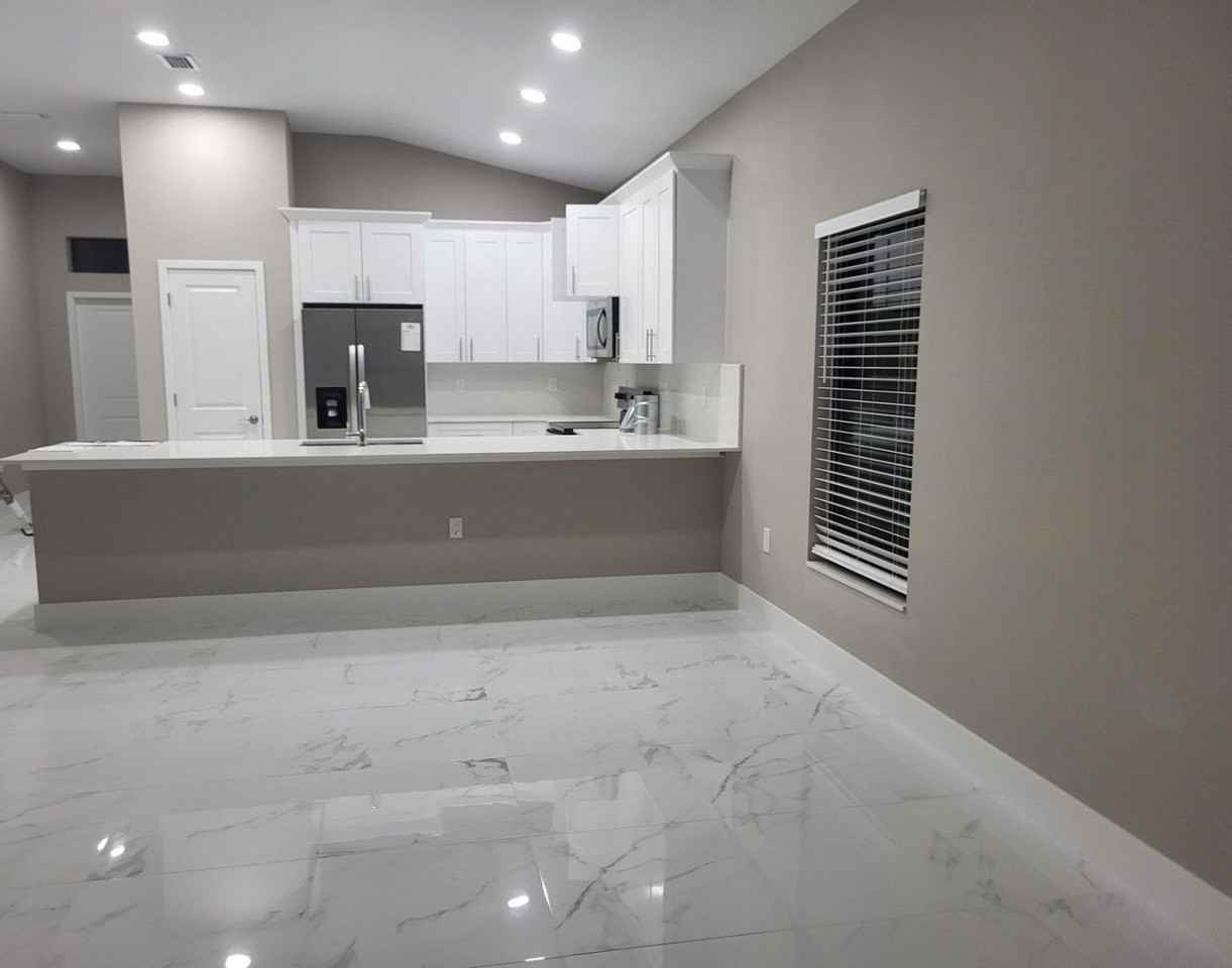 1626 Sw 15th Ave - Photo 3 of 50