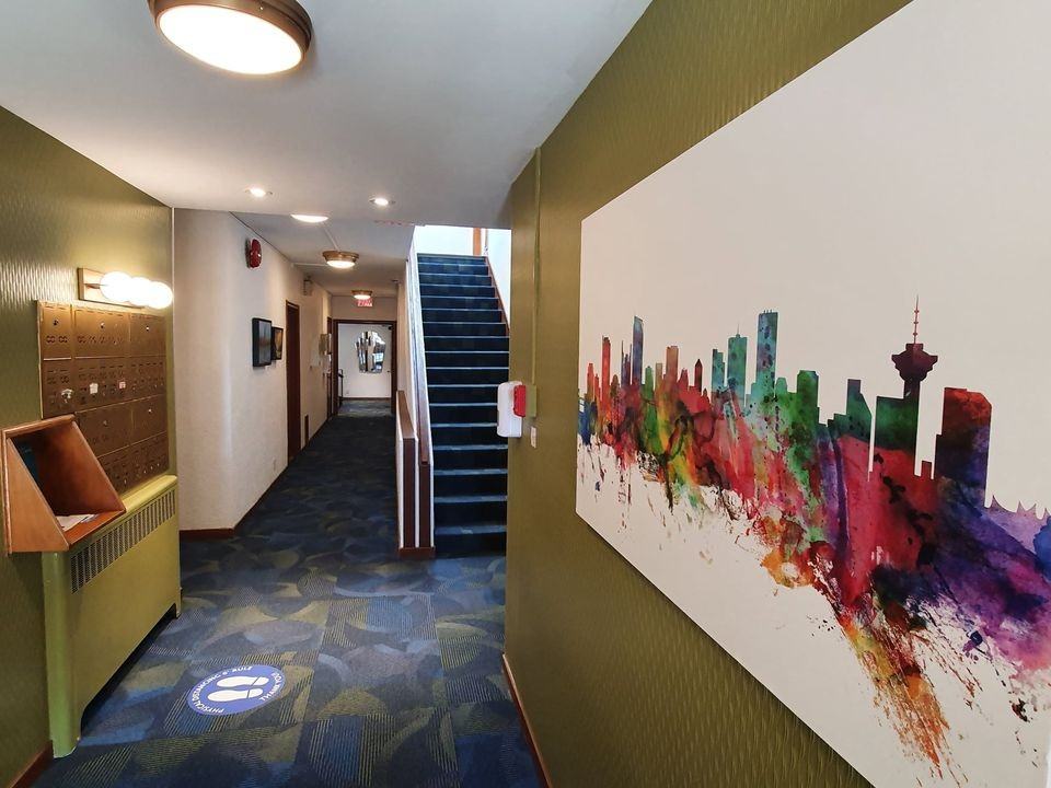 955 West 10th Avenue - Photo 3 of 50