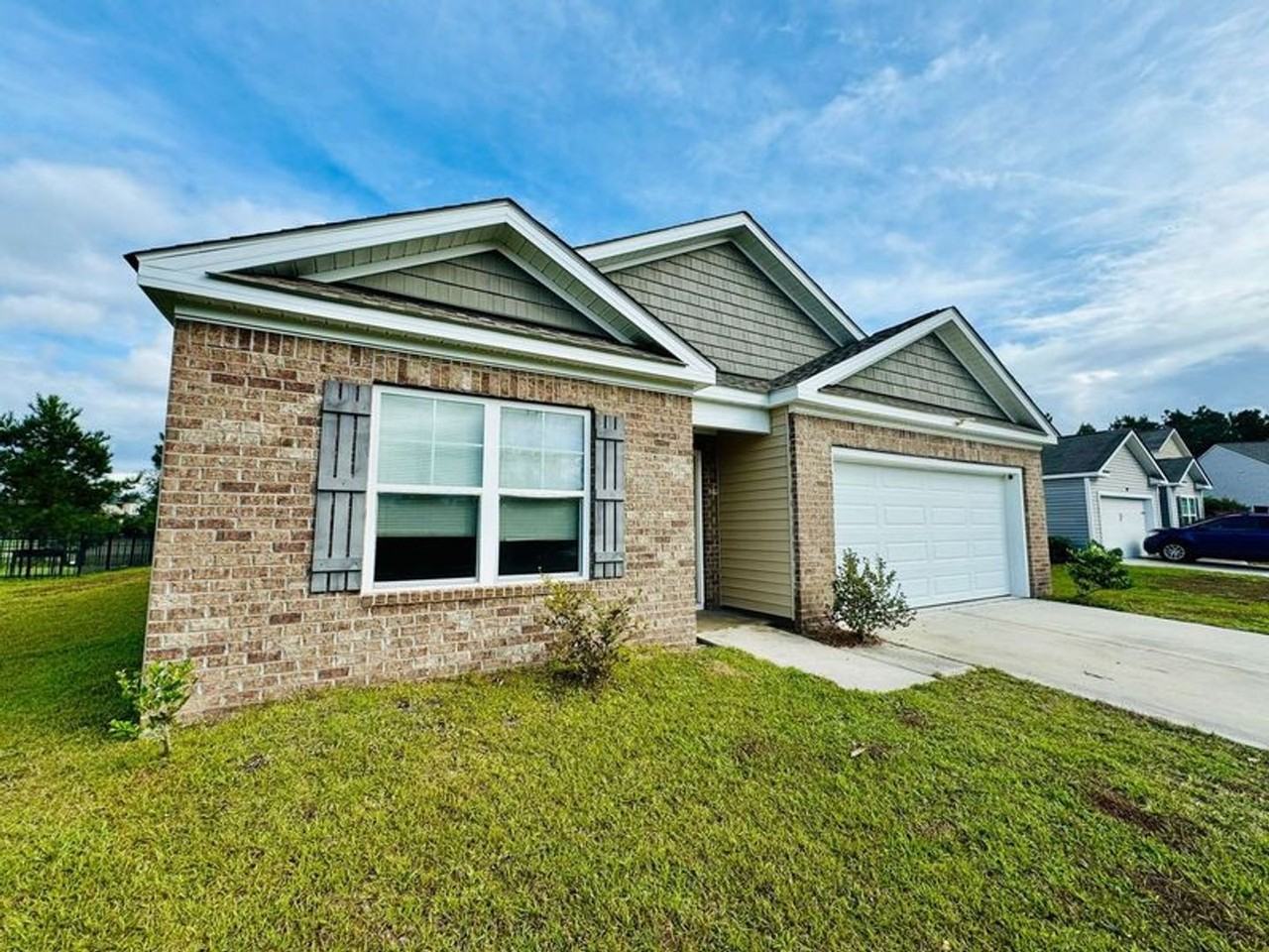 623 Hogan Dr - Photo 2 of 23