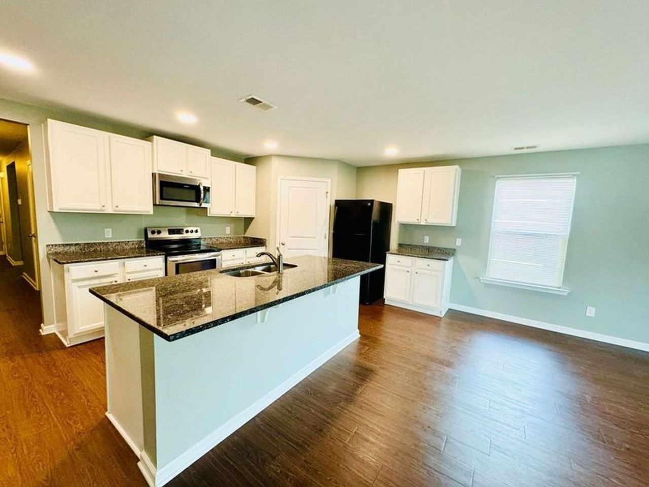 623 Hogan Dr - Photo 6 of 23