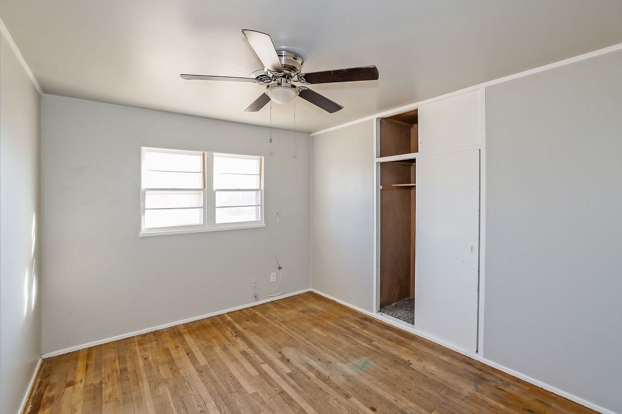 2603 13th Ave - Photo 2 of 21
