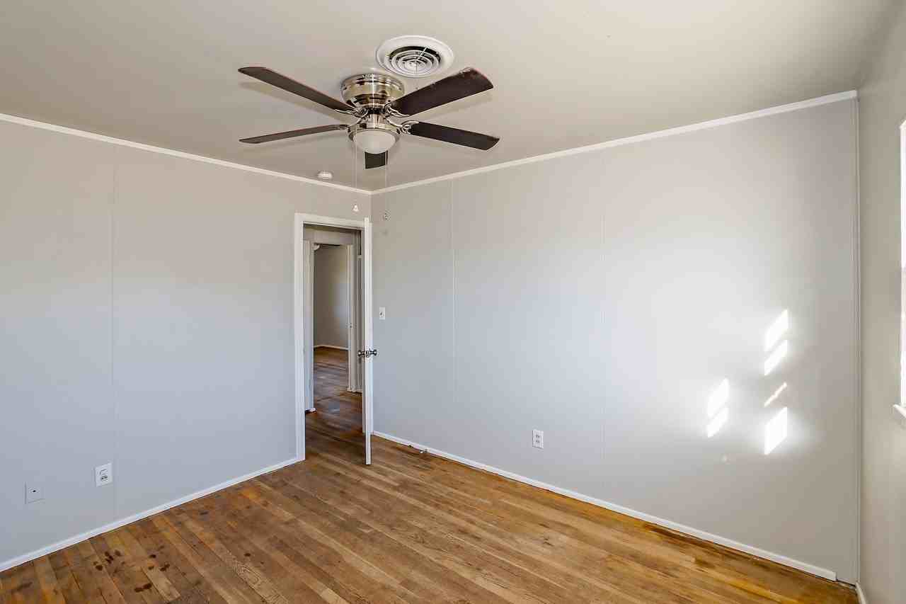 2603 13th Ave - Photo 3 of 21