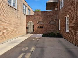 featured image of 114 N Cypress St