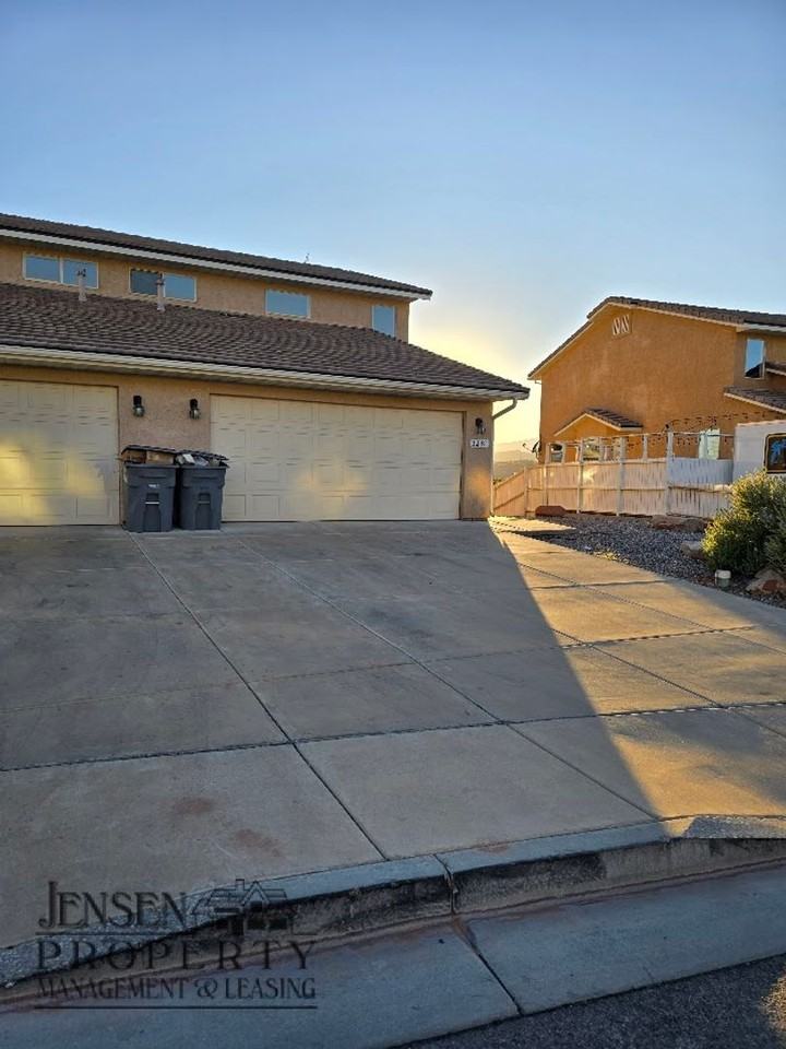 1281 W Las Hurdes Dr - Photo 3 of 37