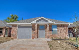 featured image of 2725 Clifton Ter