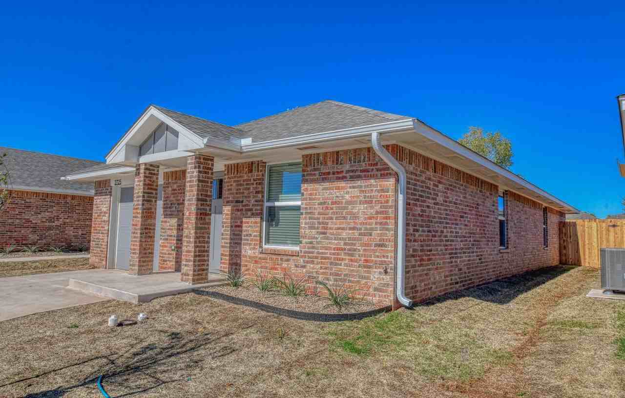 2725 Clifton Ter - Photo 3 of 30