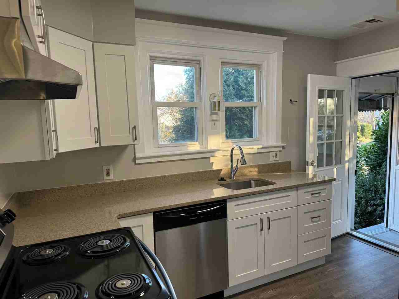 450 E Hancock St - Photo 6 of 20