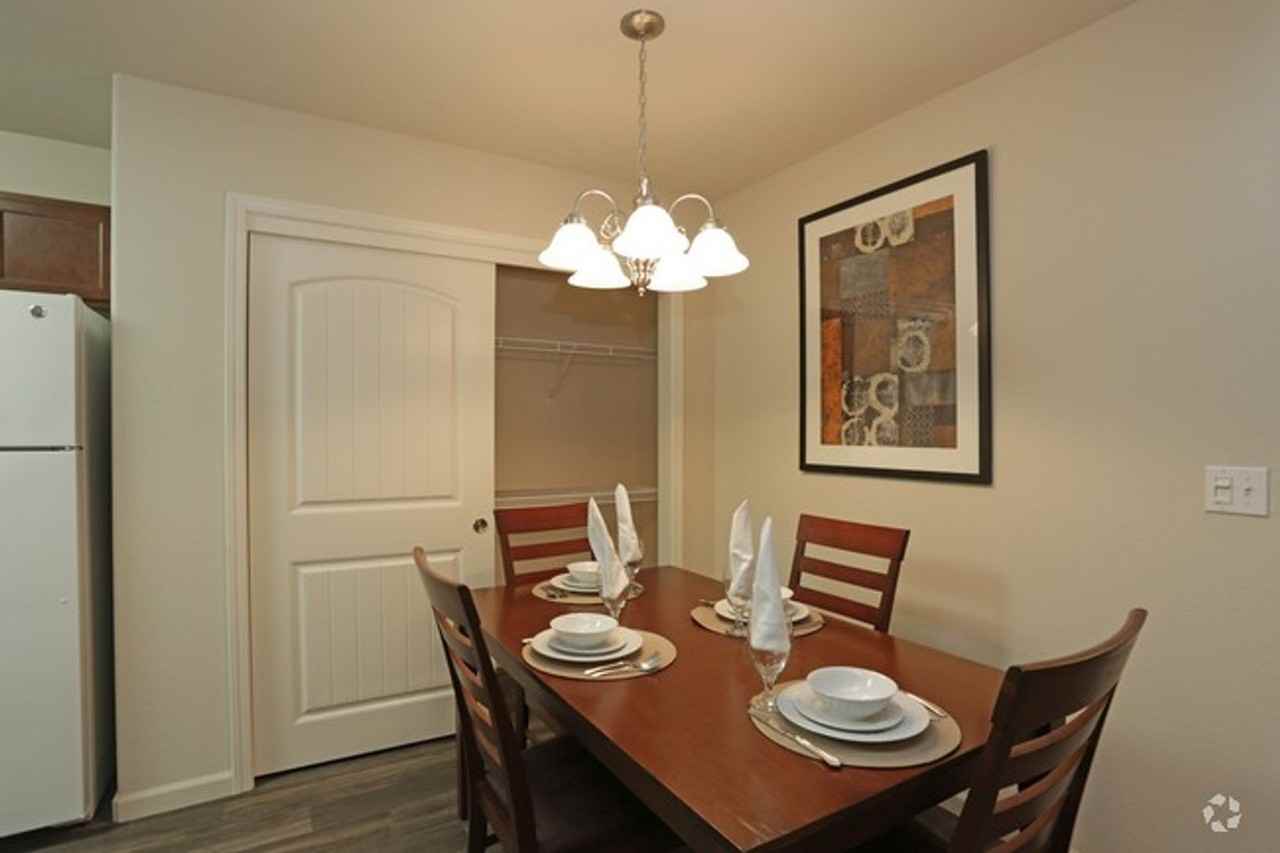 TOLLHOUSE CROSSING - Photo 5 of 19