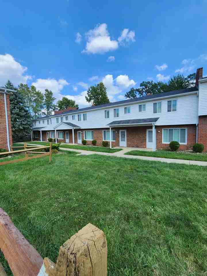 Charming Townhome Community in Seven Hills - Photo 4 of 38