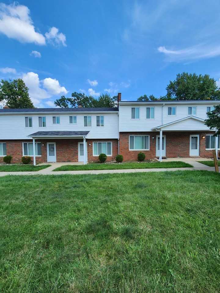 Charming Townhome Community in Seven Hills - Photo 5 of 38
