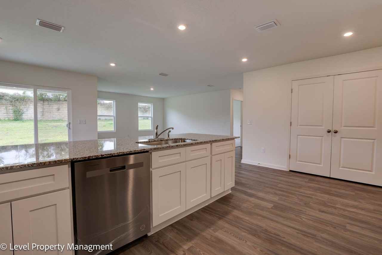 21655 Sutherland Cir - Photo 5 of 19