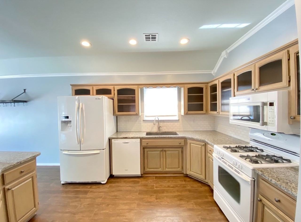 7401 S 93rd East Ave - Photo 6 of 20