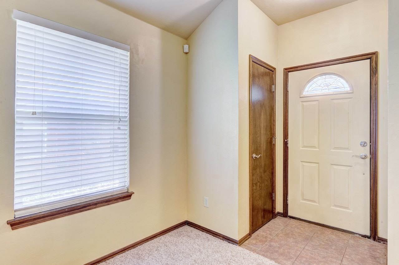 1726 W Palm Pl - Photo 4 of 42