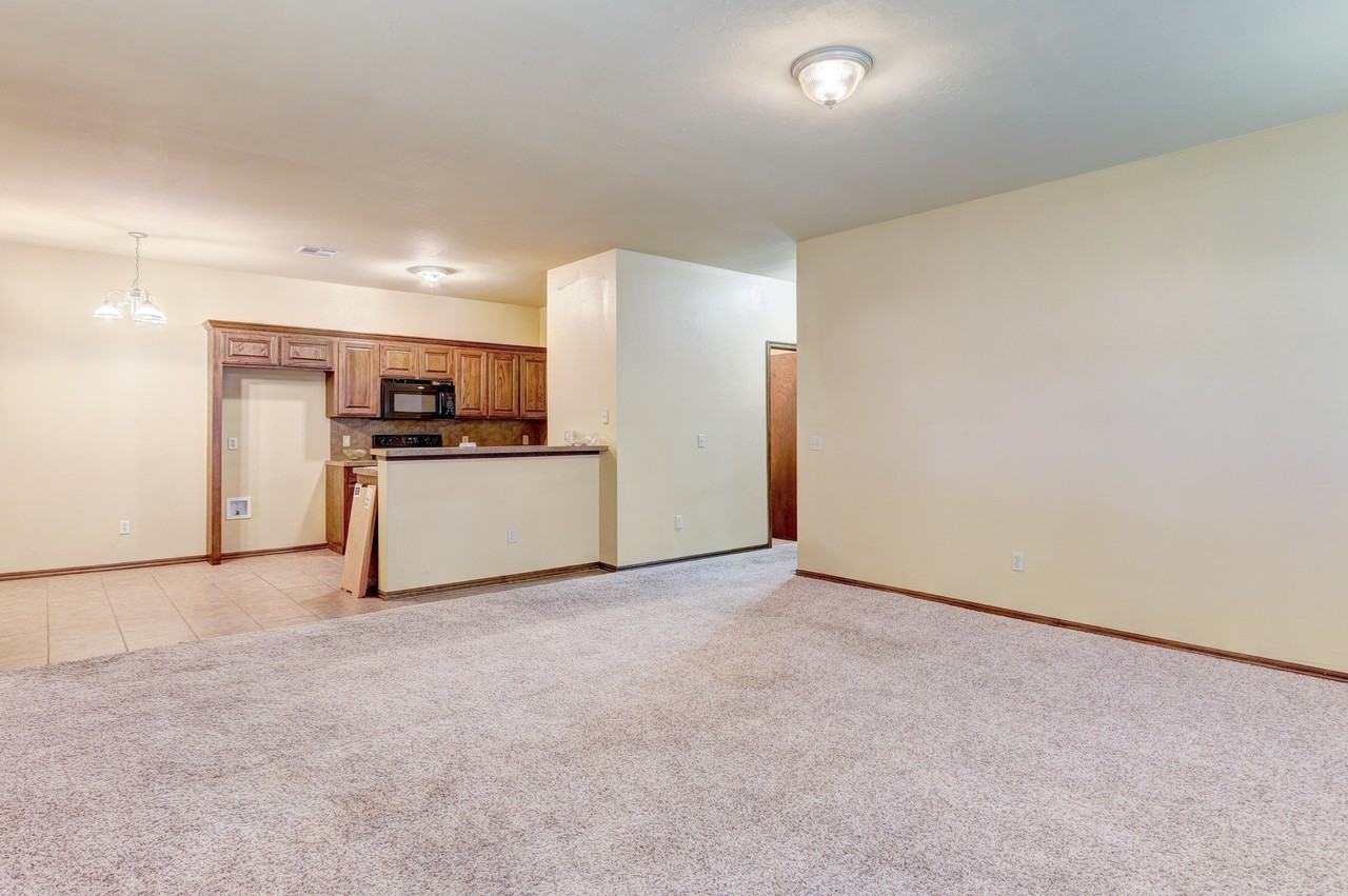 1726 W Palm Pl - Photo 5 of 42