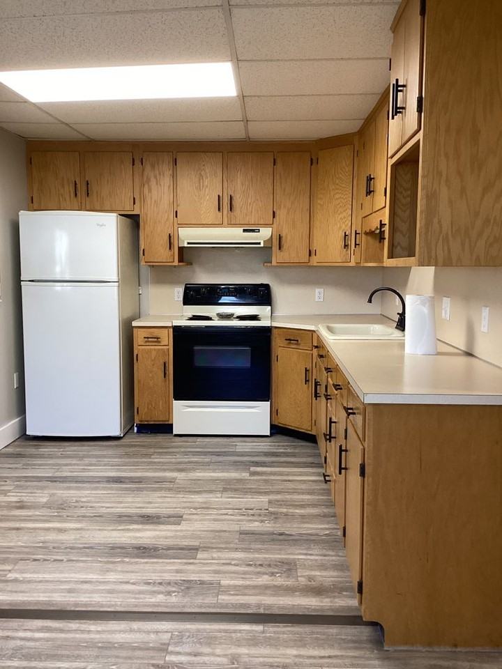 276 W 2nd St - Photo 7 of 19