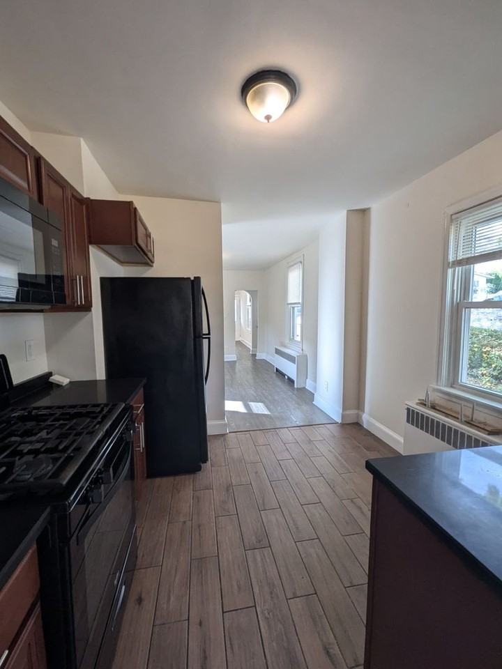 119 Jefferson Ave - Photo 3 of 30