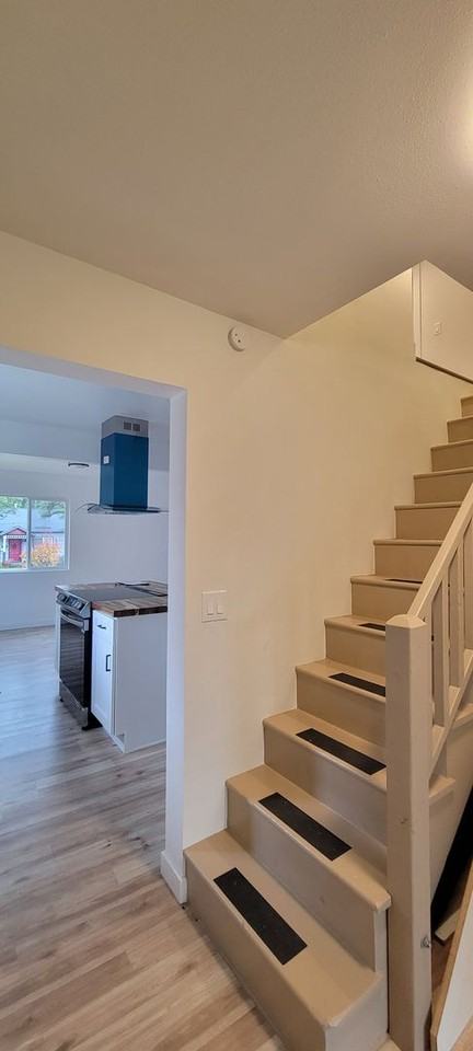 715 Ne 13th St - Photo 7 of 17