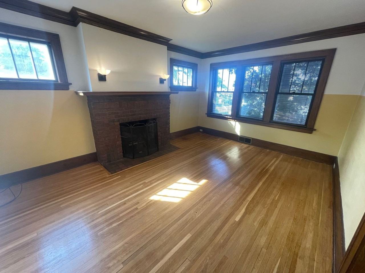 414 N 19th Ave E - Photo 7 of 28