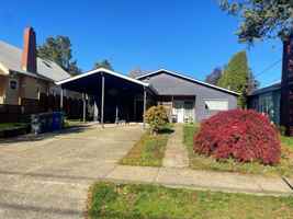 featured image of 8123 Se Morrison St