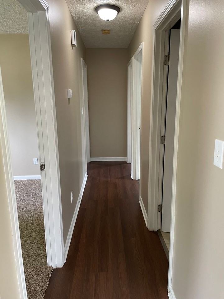 923 W 6th St - Photo 5 of 11