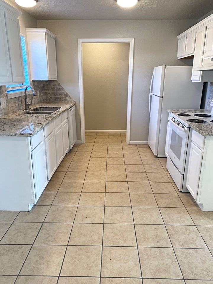 5915 Bedford Dr Apt A - Photo 5 of 11