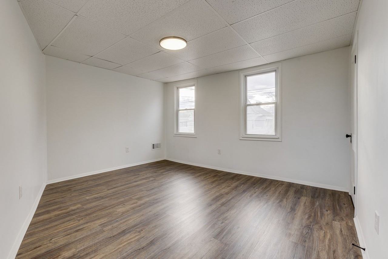 1931 Arlington Ave - Photo 4 of 14