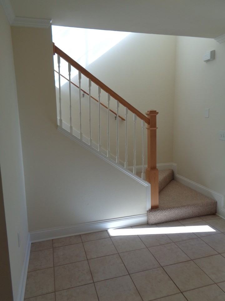 802 Majestic Dr - Photo 3 of 15