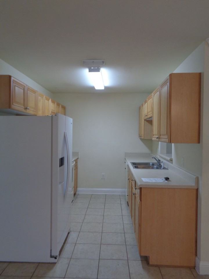 802 Majestic Dr - Photo 5 of 15