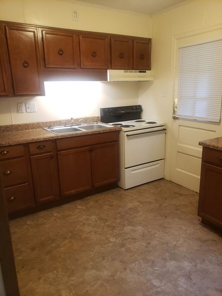 1815 Kentucky Ave - Photo 4 of 8