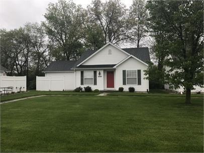 1514 Peachtree Ln - Photo 2 of 20