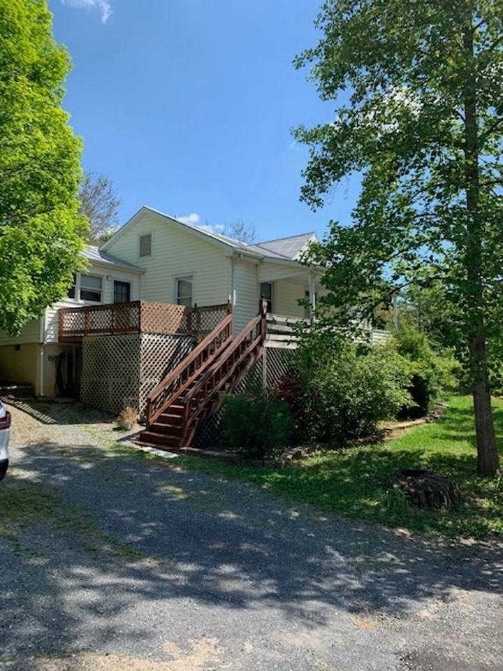 26 Hook Ln - Photo 2 of 20