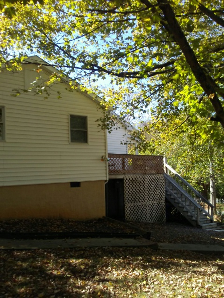 26 Hook Ln - Photo 3 of 20