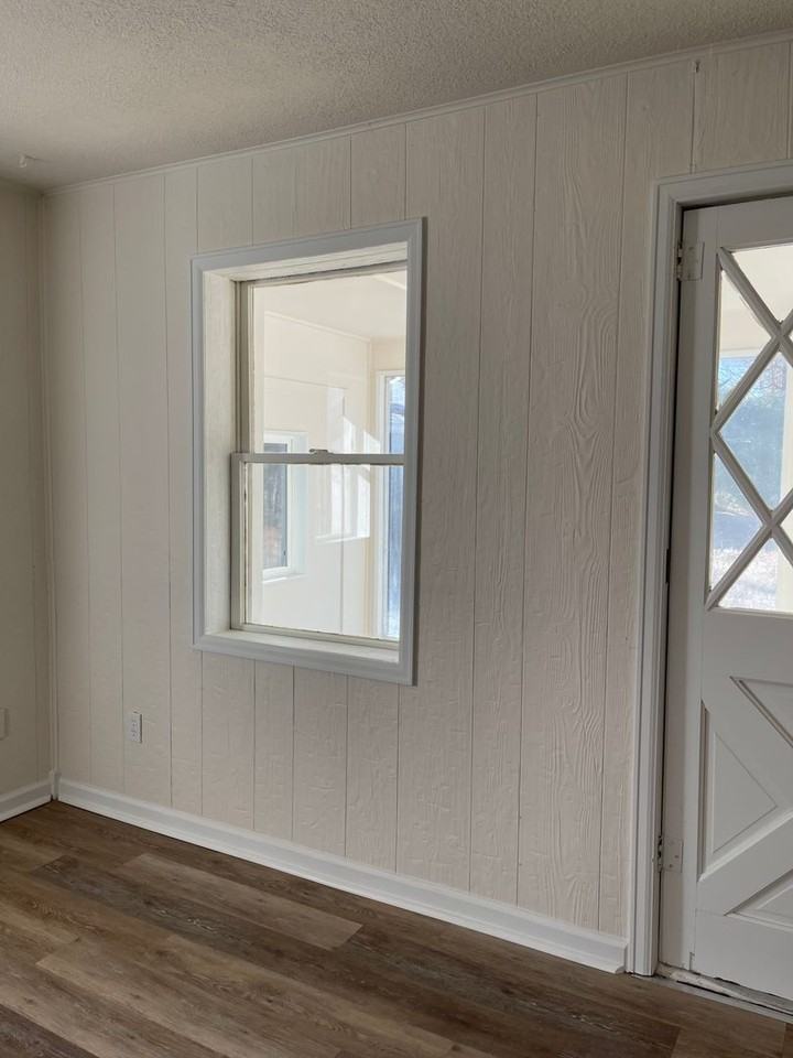 313 East 6th Street - Photo 7 of 34