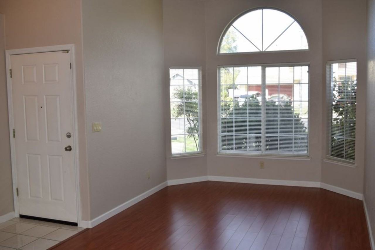482 Diamond Oaks Rd - Photo 3 of 16