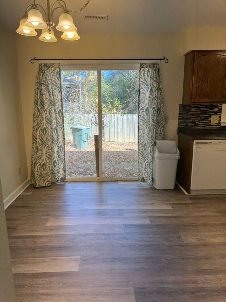 2816 Oak Hill Dr - Photo 3 of 11