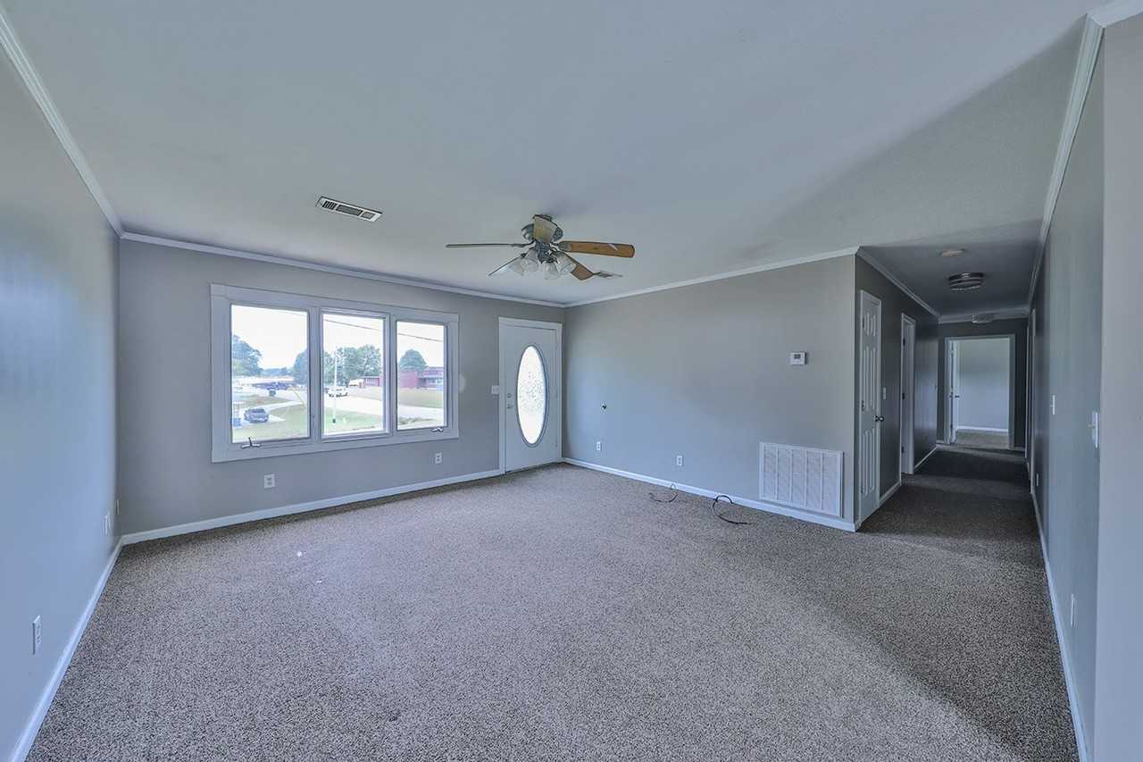 217 E St - Photo 2 of 12