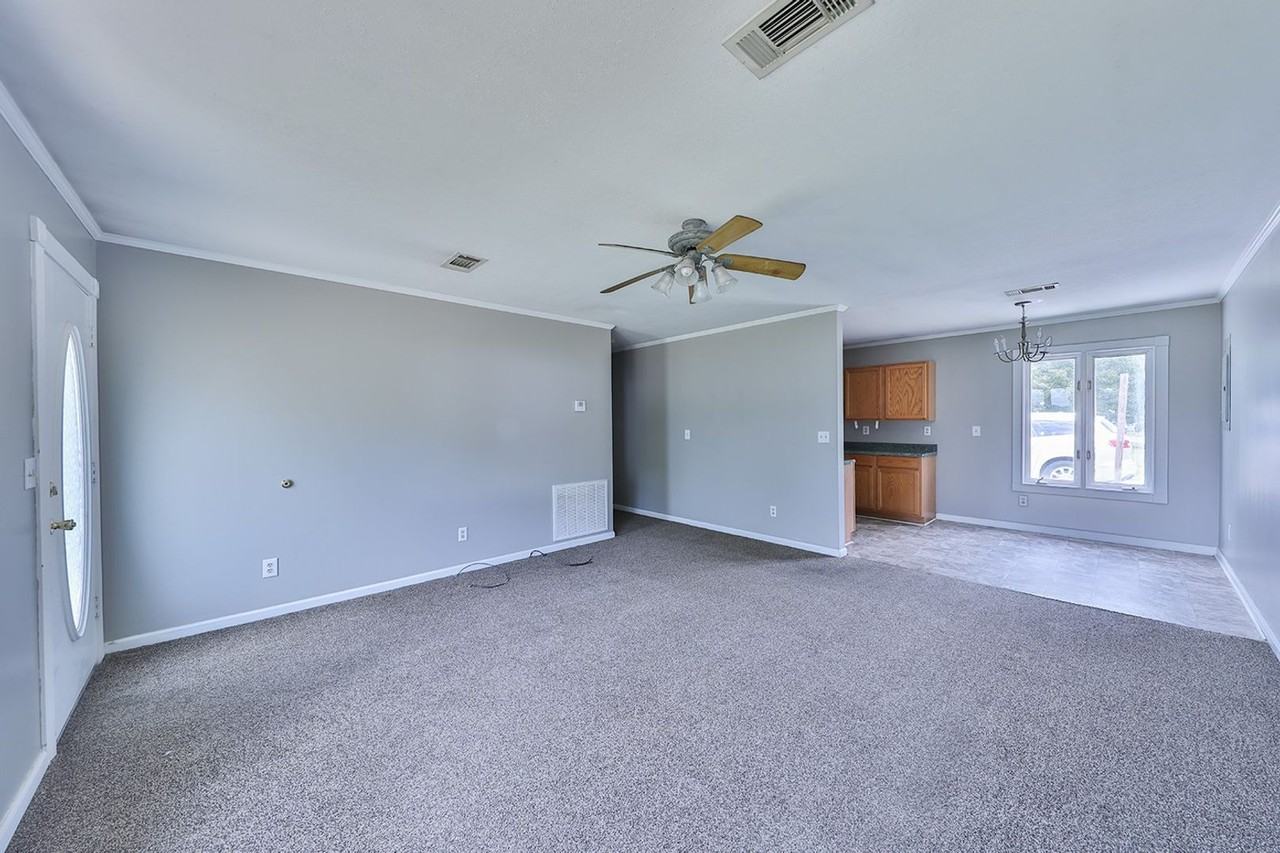 217 E St - Photo 3 of 12